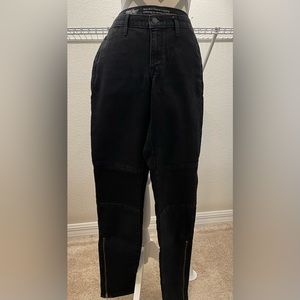 Black denim legging with knee & ankle accent